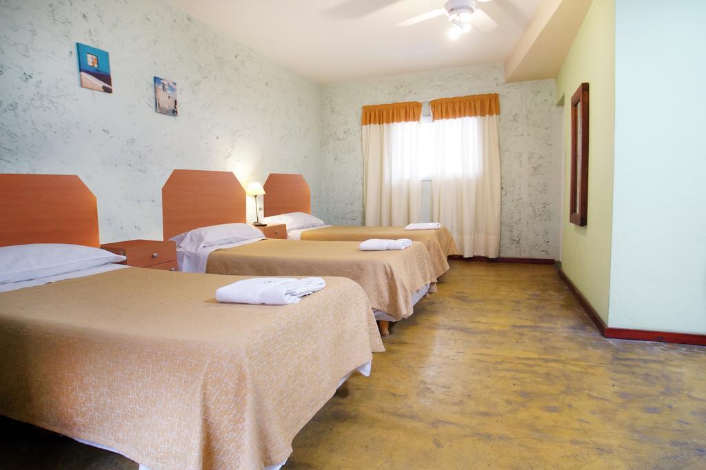 Hotel Parada بوينس آيرس الغرفة الصورة